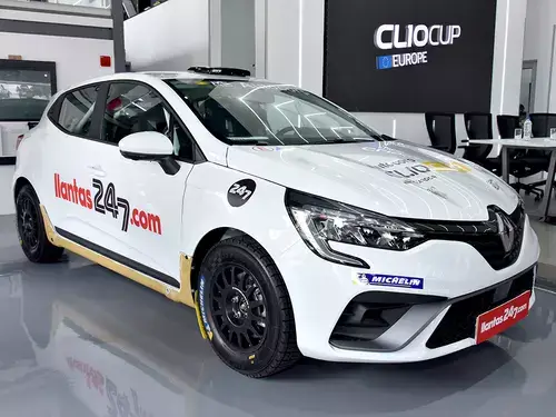 %%currentyear%% nuevo Renault Clio Sport llega a Ecuador parque automotriz competencias campeonato nacional rally ubicaciones